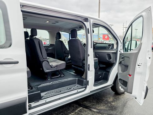 Used 2023 Ford Transit 350 XLT image 34