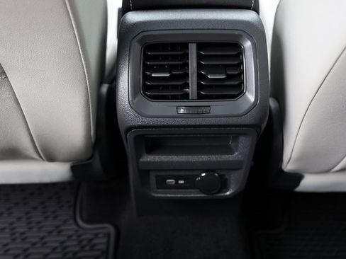 Used 2021 Volkswagen Tiguan SEL image 23