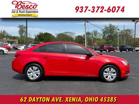 Used 2014 Chevrolet Cruze LS image 3