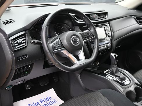 Used 2019 Nissan Rogue SV image 15