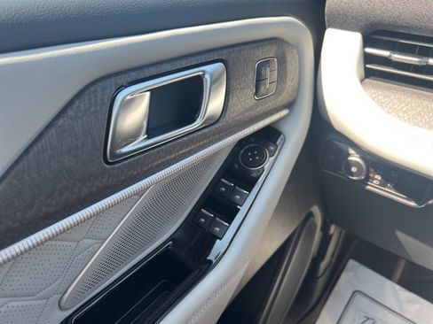 New 2025 Ford Explorer Platinum w/ Ultimate Package image 33