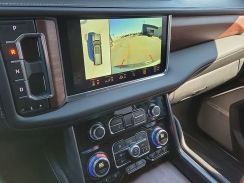 Used 2024 GMC Yukon Denali Ultimate image 12