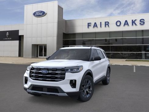 New 2026 Ford Explorer Active w/ Active Comfort Package AWD/4WD image 2