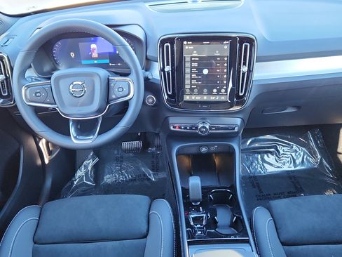 New 2026 Volvo XC40 B5 Ultra w/ Climate Package image 15