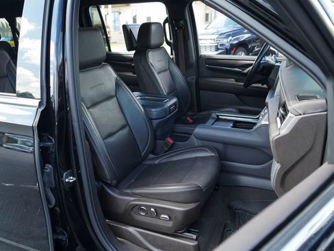 Used 2021 GMC Yukon XL Denali AWD/4WD image 13