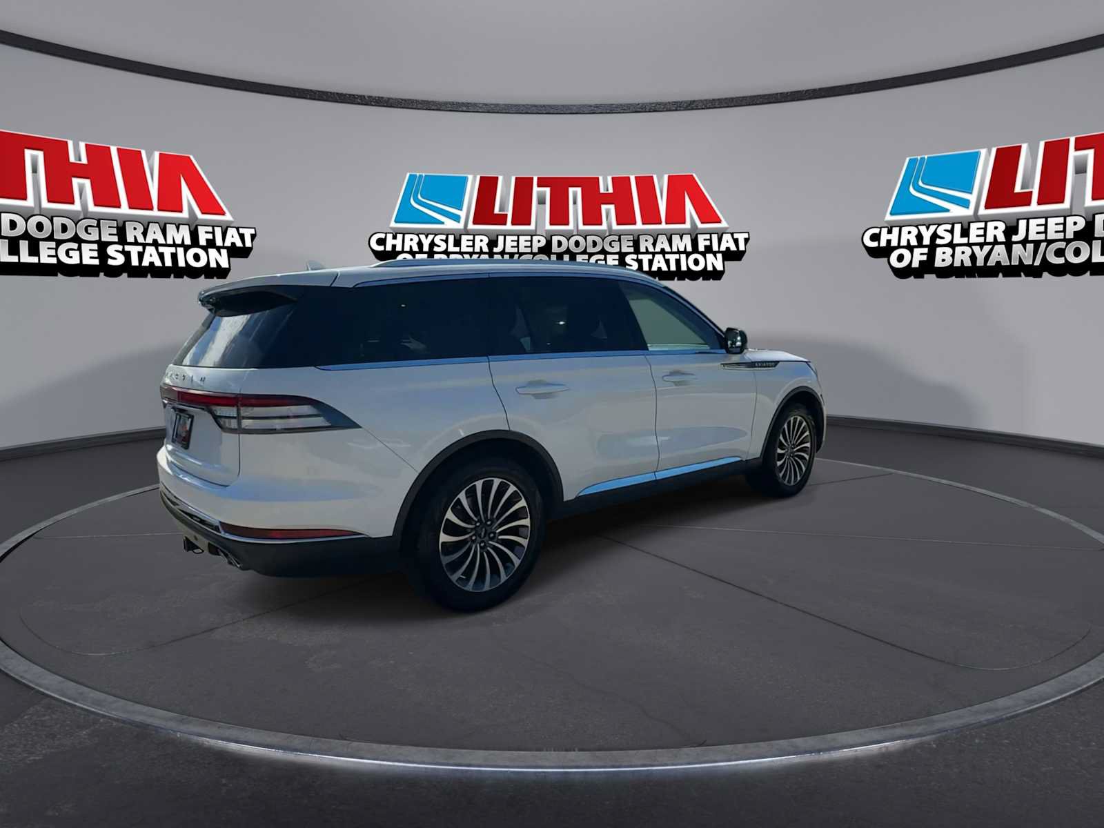 Used 2020 Lincoln Aviator Reserve w/ Elements Package Plus AWD/4WD image 8