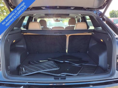 Used 2020 Volkswagen Atlas Cross Sport SE w/ Panoramic Sunroof Package AWD/4WD image 12