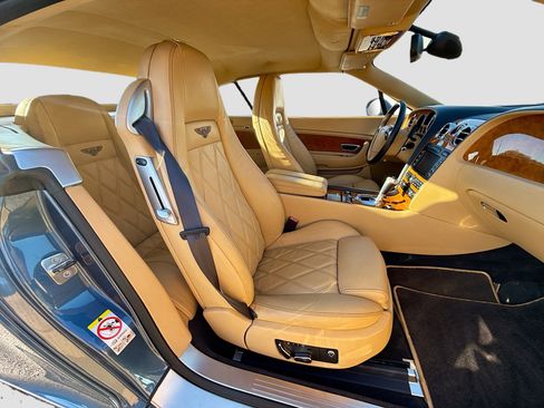 Used 2011 Bentley Continental GTC image 13