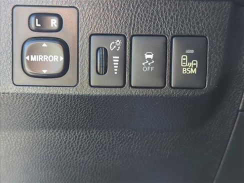 Used 2013 Toyota RAV4 Limited image 11