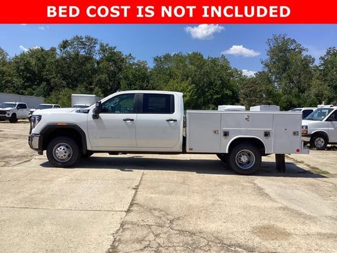 New 2025 GMC Sierra 3500 Pro w/ Convenience Package image 8