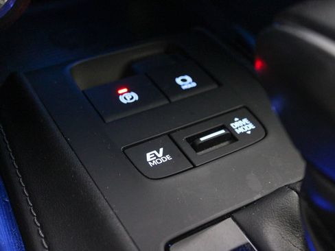 Used 2021 Toyota Venza Limited AWD/4WD image 37