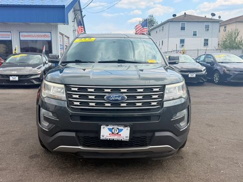 Used 2016 Ford Explorer XLT AWD/4WD image 3