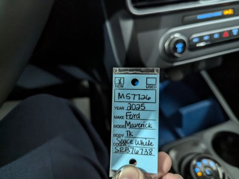 New 2025 Ford Maverick XLT w/ XLT Luxury Package image 25