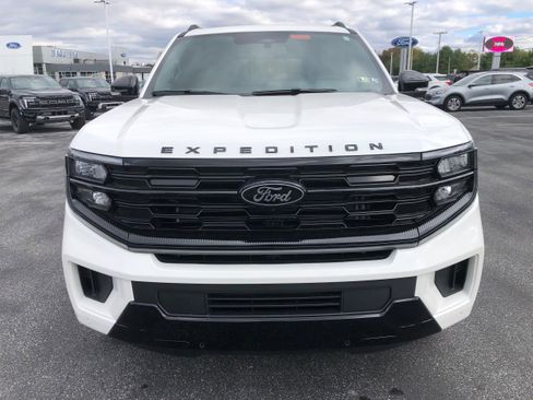 New 2025 Ford Expedition Platinum w/ Stealth Performance Package image 8