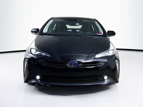 Used 2022 Toyota Prius XLE FWD image 3