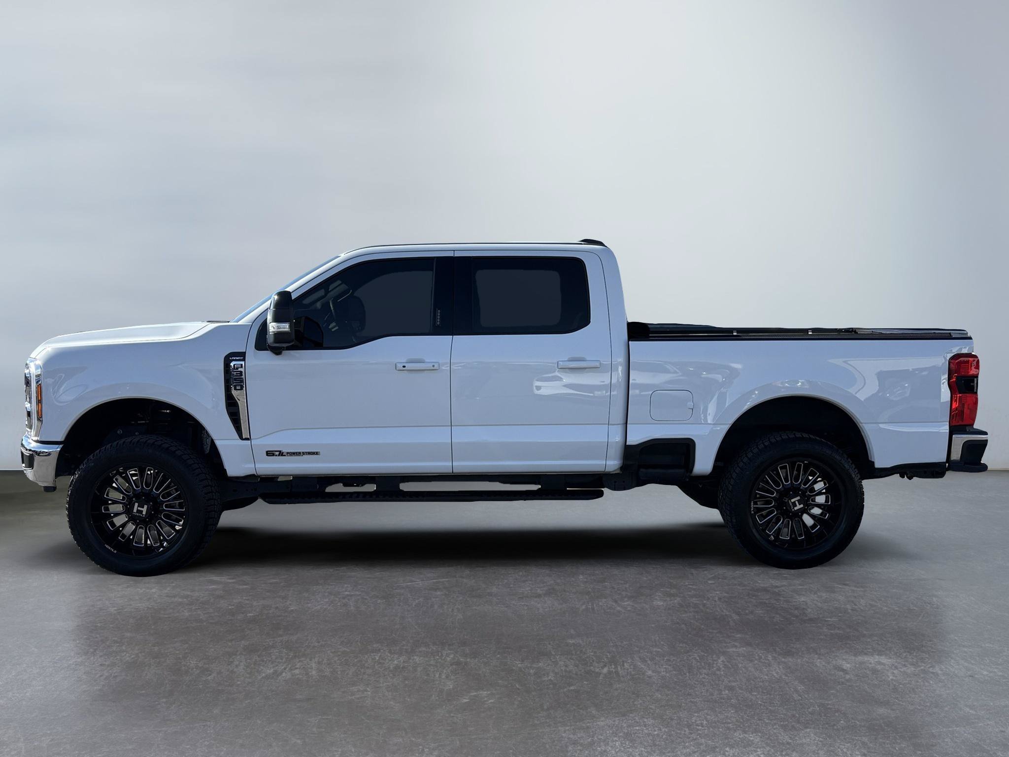 Used 2026 Ford F350 Lariat w/ Lariat Premium Package AWD/4WD image 2