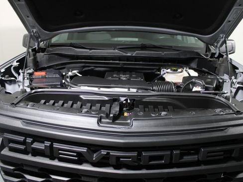 Used 2025 Chevrolet Silverado 1500 Custom Trail Boss w/ LPO, Dark Essentials Package image 7