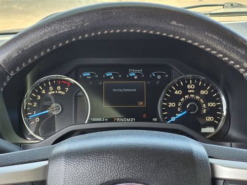 Used 2015 Ford F150 Lariat RWD image 13