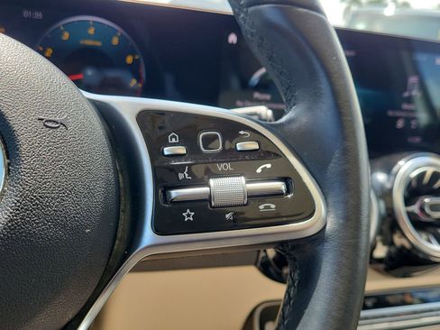 Certified 2022 Mercedes-Benz GLB 250 image 32