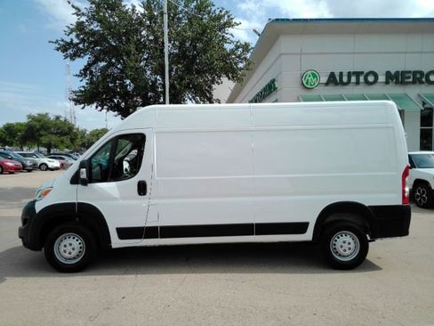 Used 2025 RAM ProMaster 2500 w/ Convenience Group FWD image 16