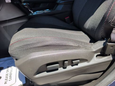 Used 2017 Chevrolet Equinox LT w/ Convenience Package FWD image 9