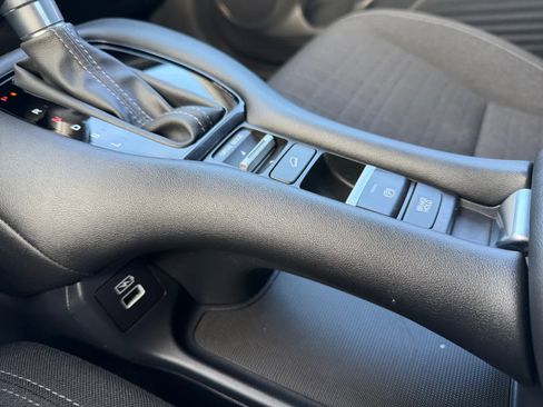 Used 2023 Honda HR-V LX image 22