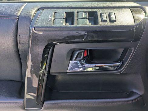 Used 2020 Toyota 4Runner TRD Off-Road Premium image 11