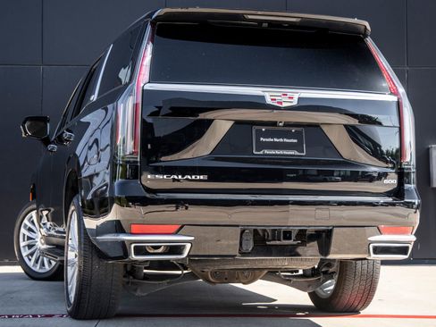 Used 2024 Cadillac Escalade Luxury w/ LPO, Floor Liner Package RWD image 6