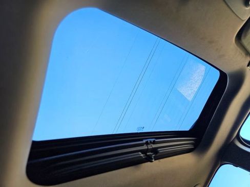 Used 2014 GMC Acadia SLT image 26