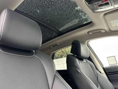 Used 2024 Genesis GV70 2.5T w/ Advanced Package image 17