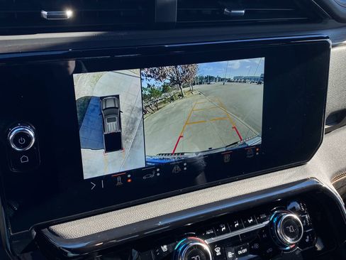 Used 2024 GMC Sierra 1500 AT4 w/ Technology Package image 17