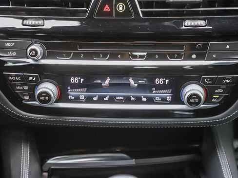 Used 2019 BMW M5 w/ Executive Package image 21