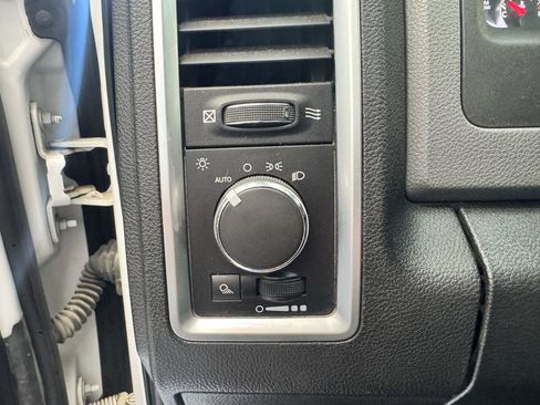 Used 2016 RAM 1500 Classic SLT w/ Protection Group AWD/4WD image 10