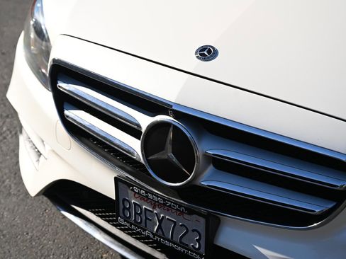 Used 2018 Mercedes-Benz E 300 image 10