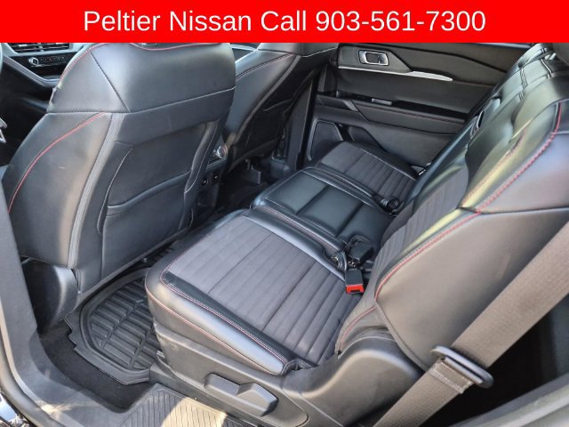 Used 2025 Ford Explorer ST-Line w/ ST-Line Street Pack AWD/4WD image 25