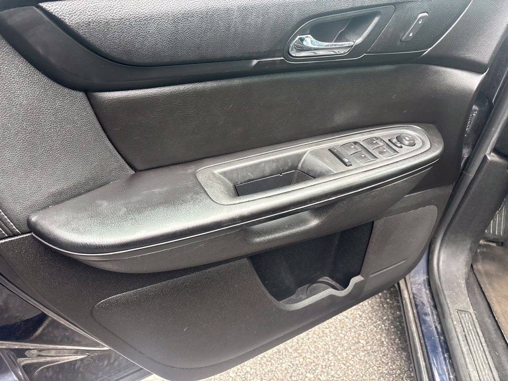 Used 2017 Chevrolet Traverse LT w/ Style and Technology Package FWD image 14