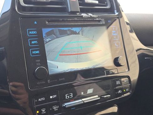 Used 2017 Toyota Prius Three FWD image 19