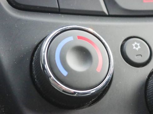 Certified 2022 Chevrolet Trax LT w/ LT Convenience Package image 51