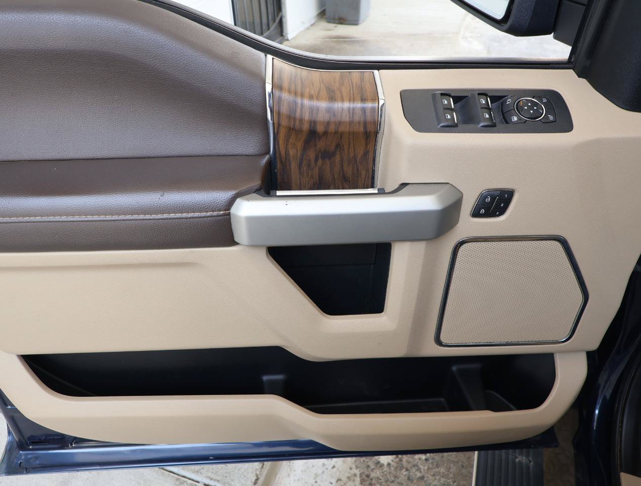 Used 2020 Ford F150 Lariat w/ Equipment Group 502A Luxury AWD/4WD image 37
