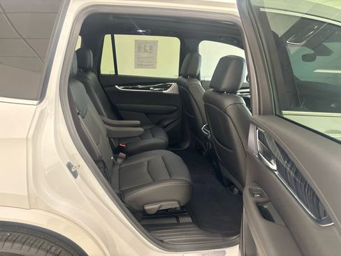 Used 2024 Cadillac XT6 Premium Luxury w/ Technology Package image 20