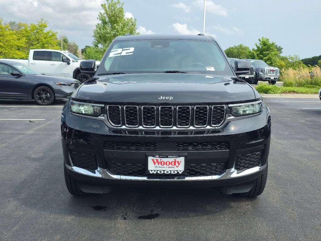Used 2022 Jeep Grand Cherokee L Laredo w/ Luxury Tech Group I AWD/4WD image 4