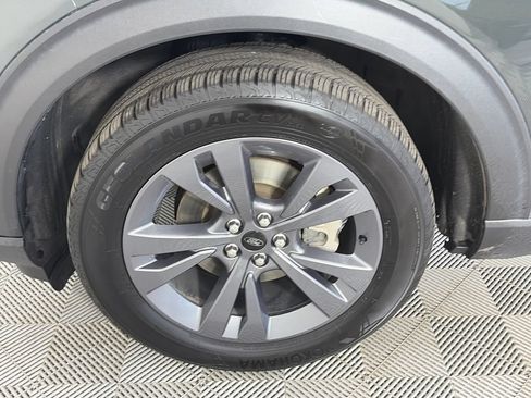 Used 2024 Ford Explorer XLT w/ Equipment Group 202A AWD/4WD image 8