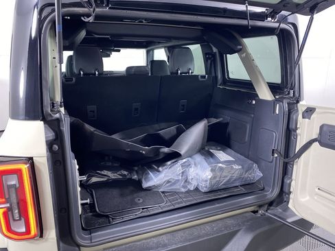 Used 2025 Ford Bronco Outer Banks image 14