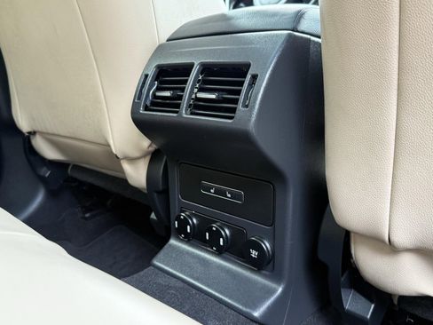 Used 2019 Jaguar F-PACE Premium image 29