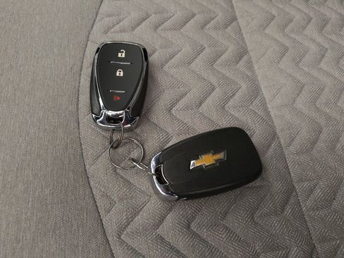 Used 2023 Chevrolet Equinox LT FWD image 32