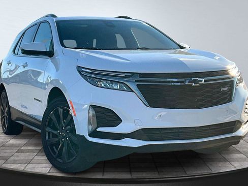 Certified 2022 Chevrolet Equinox RS w/ RS Leather Package image 3