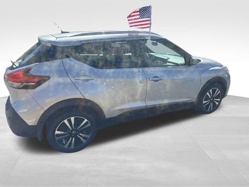 Used 2020 Nissan Kicks SV image 30