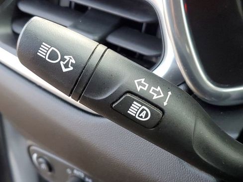 Used 2020 Chevrolet Equinox Premier image 18