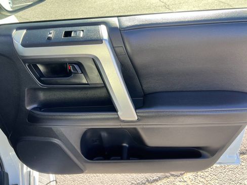 Used 2012 Toyota 4Runner Limited image 39