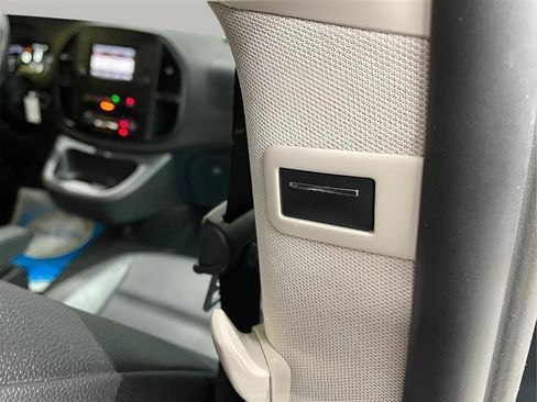 Used 2019 Mercedes-Benz Metris Passenger image 13